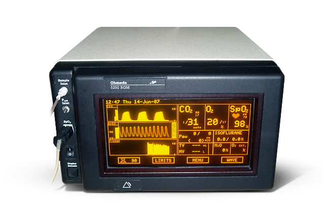 Un capnógrafo es un monitor que además de registrar un valor numérico del co2 exhalado proporciona una curva para determinar cómo se realiza la ventilación. El capnograma es la representación gráfica de la onda de co2 durante el ciclo respiratorio.